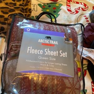 New in bag Arctic trail fleece queen sheet set